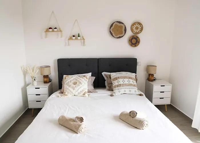 Sunset Peniche Surfcamp דירה