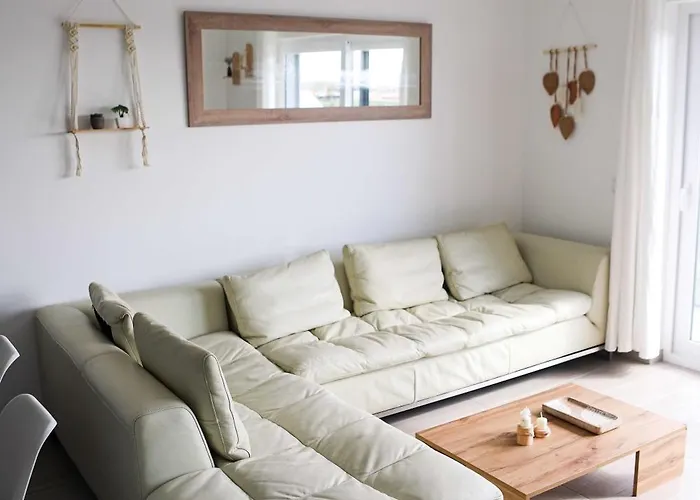 Sunset Peniche Surfcamp *